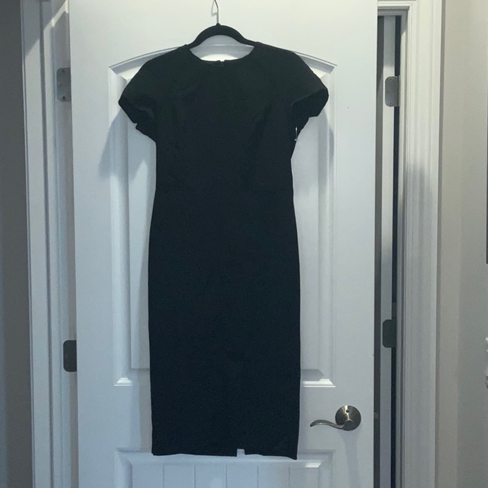 Maggy London Dream Crepe Sheath dress. NWOT